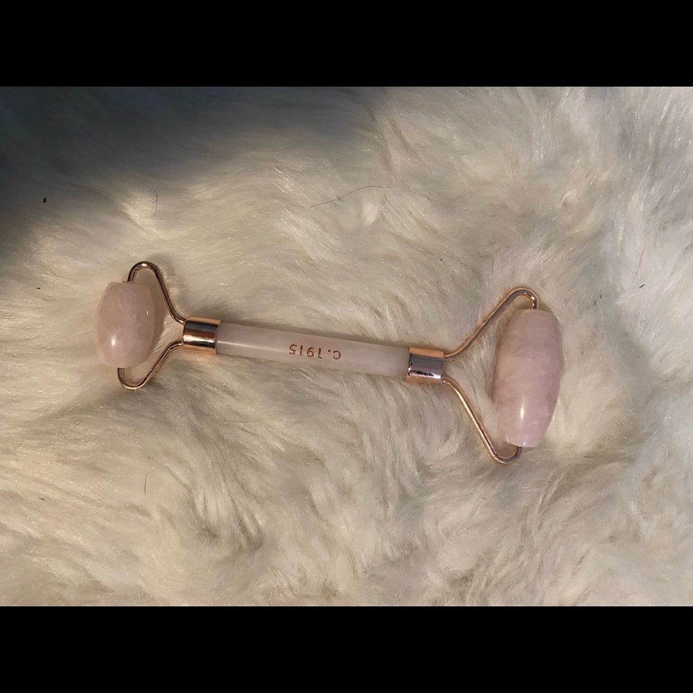 BNIB quartz facial roller  #10